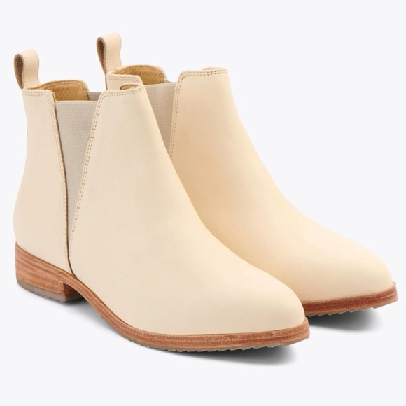 Nisolo Classic Chelesa Heeled Ankle Boots - Picture 1 of 8